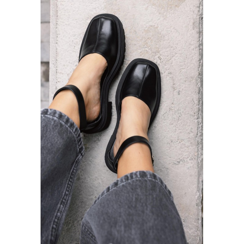 CARELLI BLACK LEATHER RUBBER FLATS DEBOUR