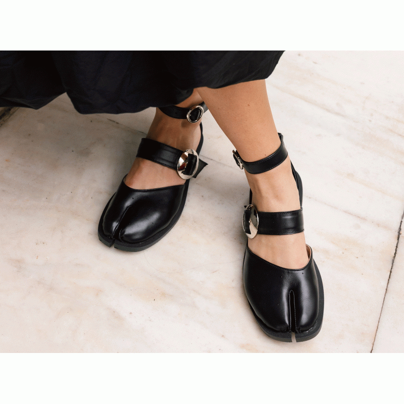KEIKO TABI BLACK LEATHER RUBBER FLATS DEBOUR 