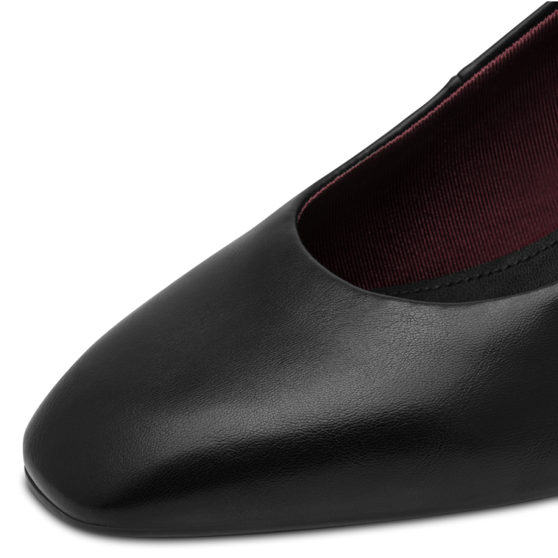 1-22407-41 BLACK PATENT TAMARIS