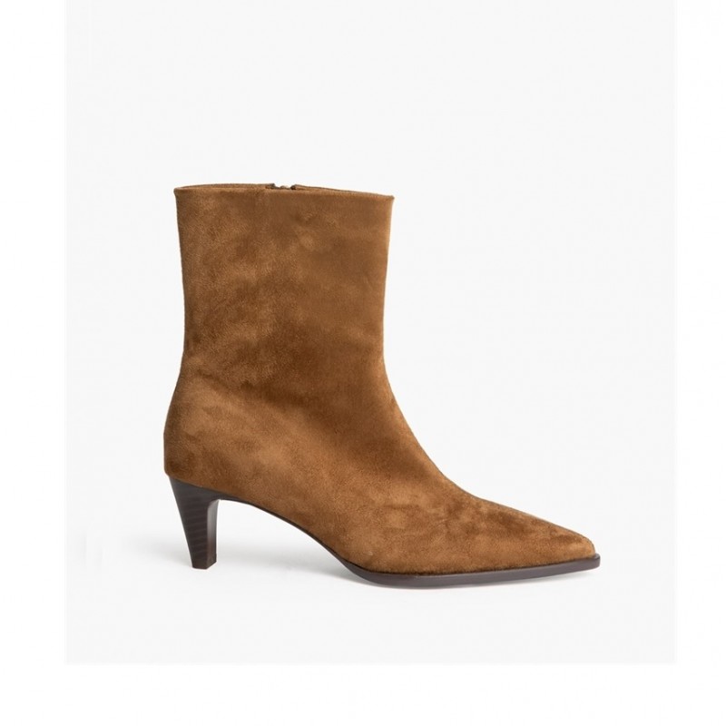 6885 CAMEL CORINA 