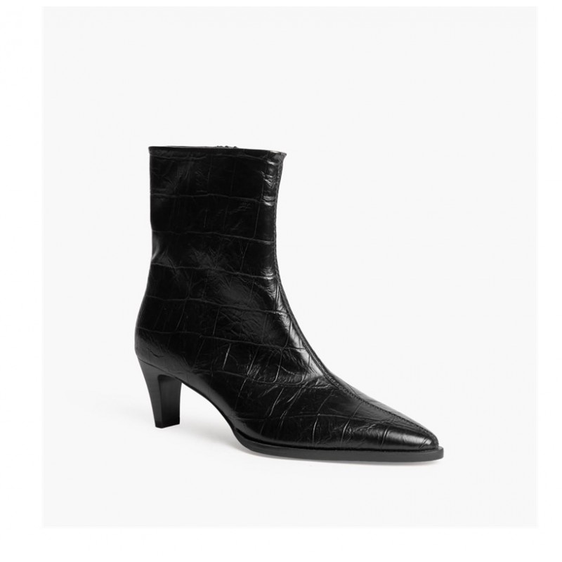 6886 CORINA 